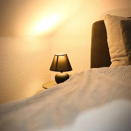 Cozy Corner Apartment *